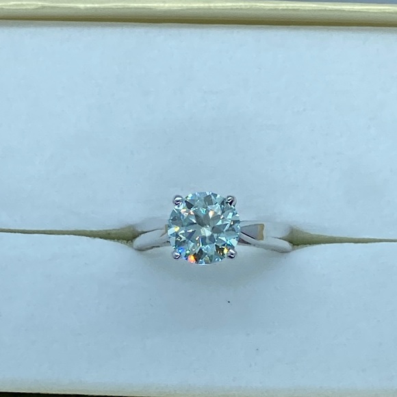 Jewelry - Gorgeous 3ct.  Blue Zirconia Ring Size 7